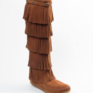 5 layer fringe Minnetonka boot